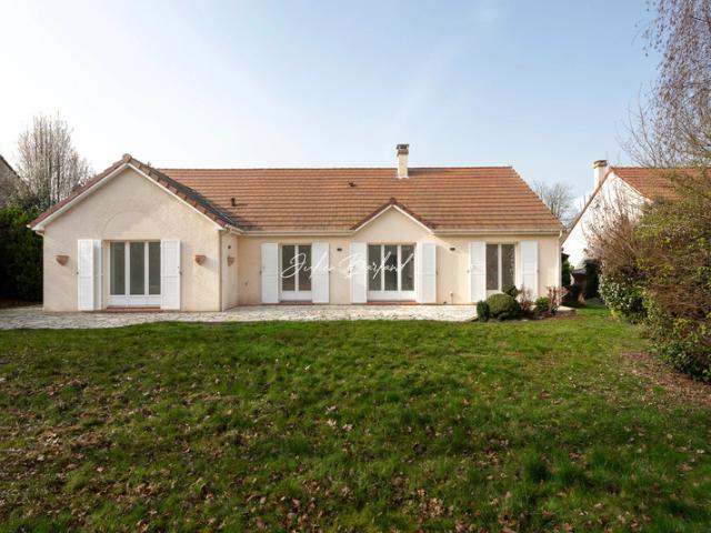 Maison familiale à vendre 6 pièces 4 chambres CLAYE SOUILLY 77