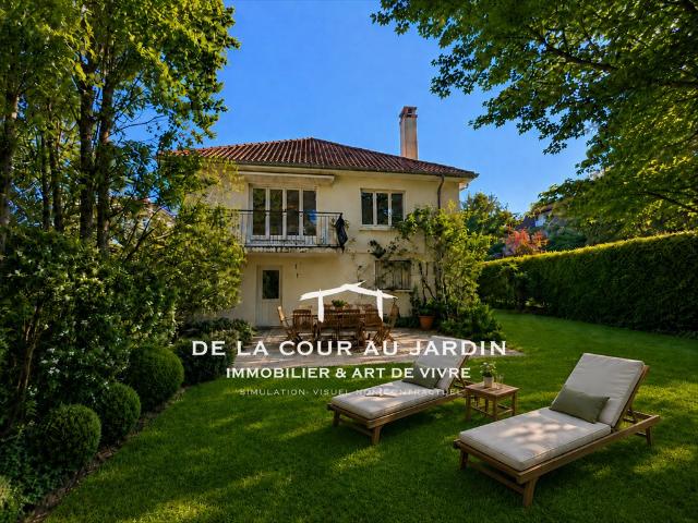 Maison familiale années 70 à rénover avec terrain arboré