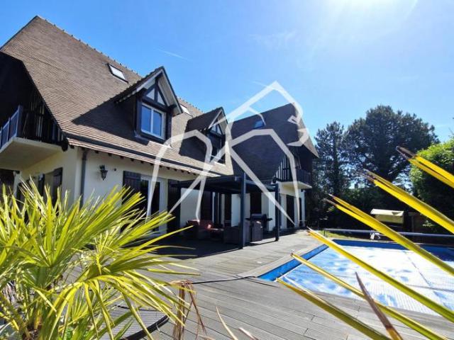 MAISON FAMILIALE BOIS GUILLAUME 253m²