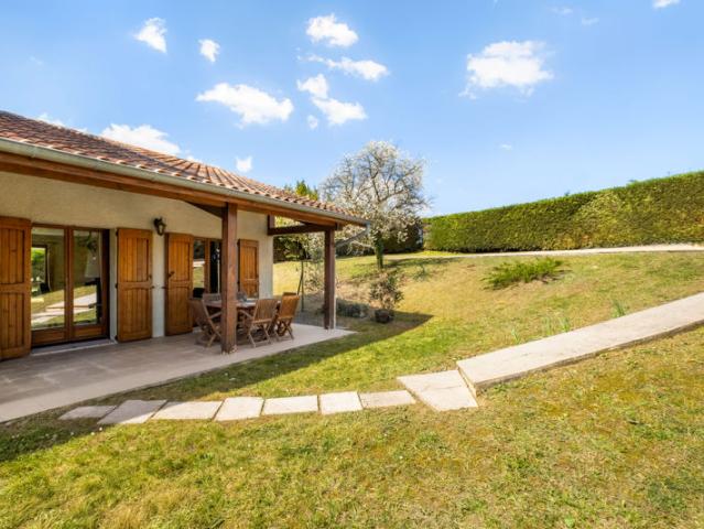 Maison familiale centre village Simandres