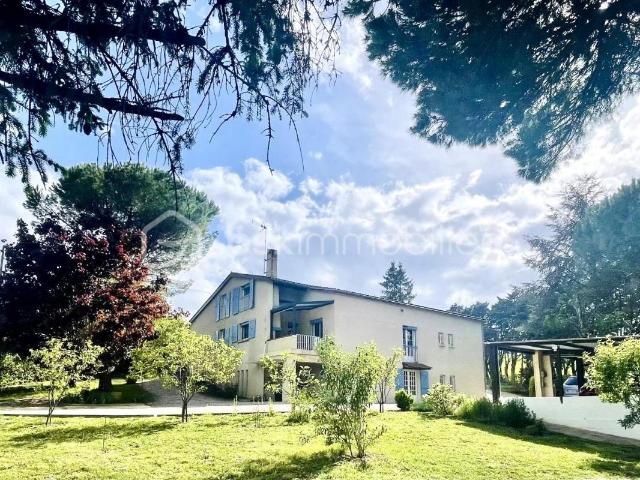 ✨ Propriété d’exception aux portes de Auch – 217 m² – Piscine – 5 chambres