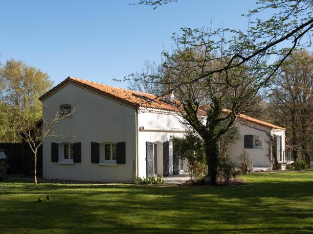 Maison familiale dans un cadre privilégié avec grande parcelle