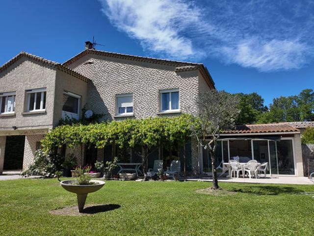 Maison familiale dans un charmante village Provençale