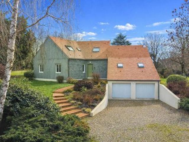 Maison familiale dans un environnement apaisant