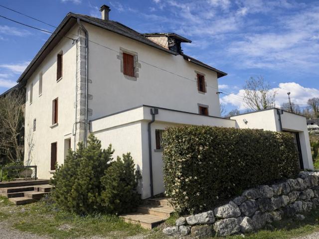 Maison familiale de caractère +200 m2 204m² La Biolle