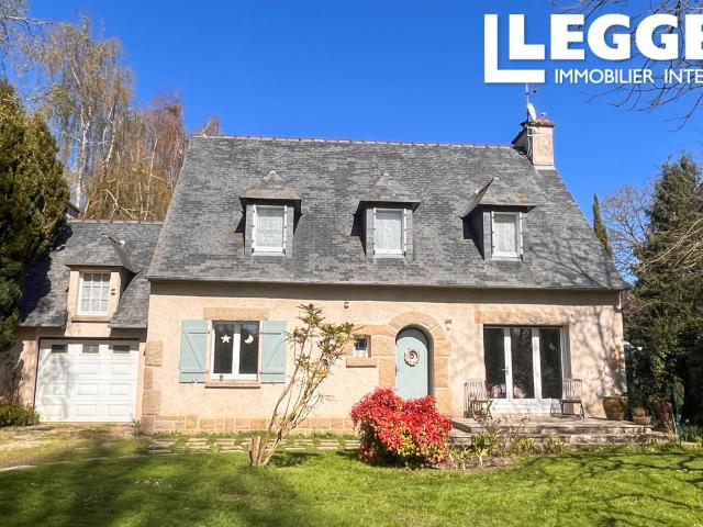Maison familiale de caractère 3 chambres près de Dinan, à 450 m de la Rance avec jardin et garage