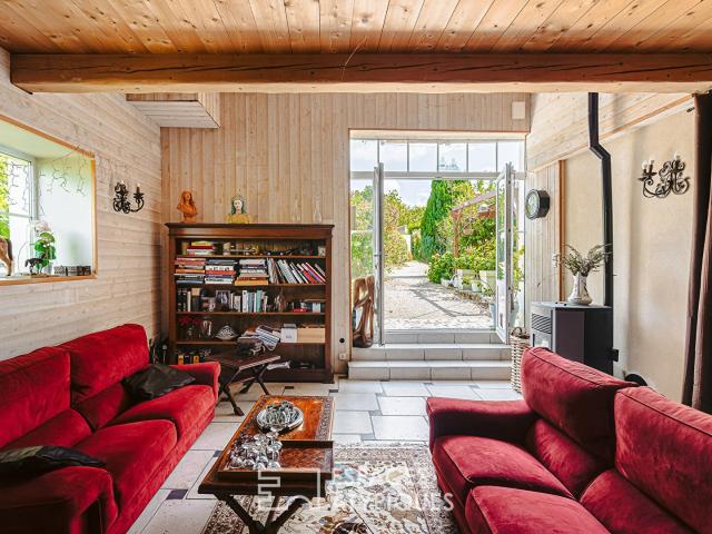 Maison familiale de caractère avec gîte, dépendances et pisc. 275m² Sainte Soulle