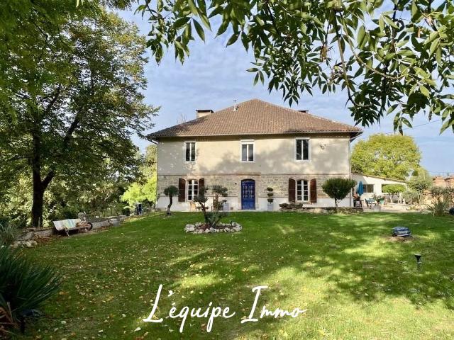 Maison familiale de caractère avec parc de 8200m2