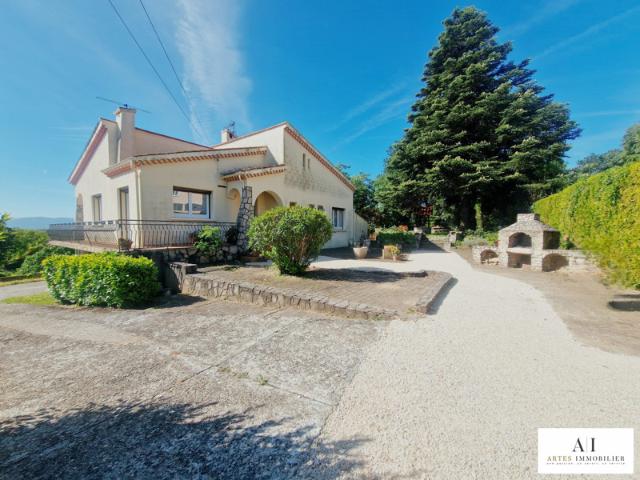 MAISON FAMILIALE DE CARACTERE DES ANNEES 70