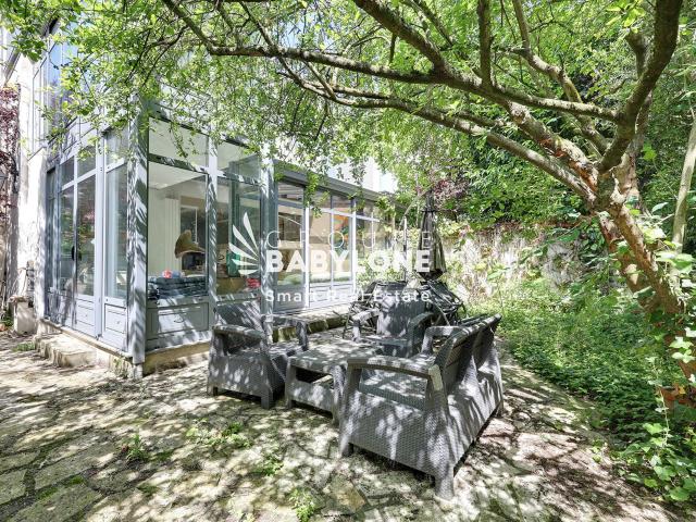 Maison Familiale De Charme Avec Jardin Et Dependance A Saint. 258m² Saint Mandé