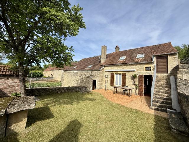 Maison familiale de charme avec jardin et grand garage
