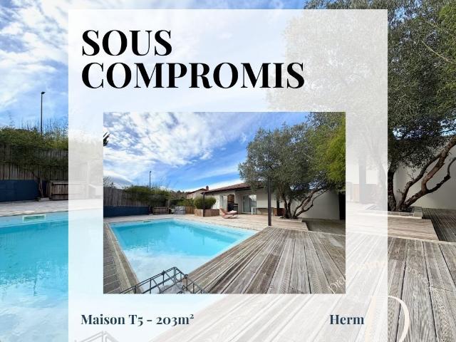 Maison familiale de charme avec piscine, dépendance et fort. 203m² Herm