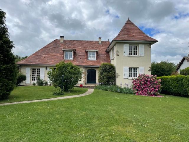 Maison familiale de charme style périgourdin Quartier résidentiel recherché proche Limoges