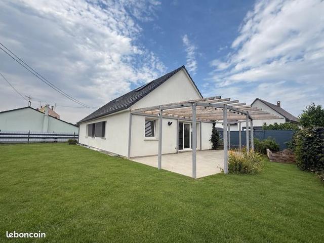Maison familiale de plain pied avec étage aménagé