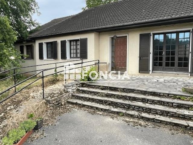 Maison familiale de plain pied avec sous sol total – Centre de Morigny Champigny