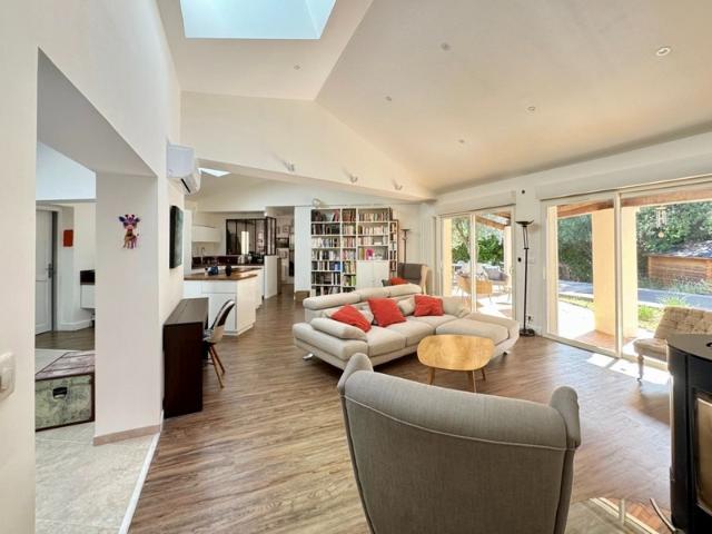 Maison familiale de plain pied de 150 m², au fond d’une impasse, sans vis à vis et au calme