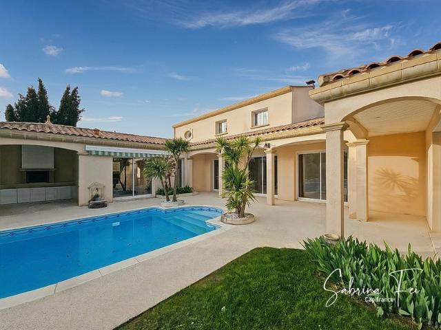 MAISON FAMILIALE DE PLUS DE 165 M² – QUARTIER RÉSIDENTIEL RECHERCHÉ – CALME ABSOLU – SANS VIS À VIS – EXPOSITION SUD – PISCINE