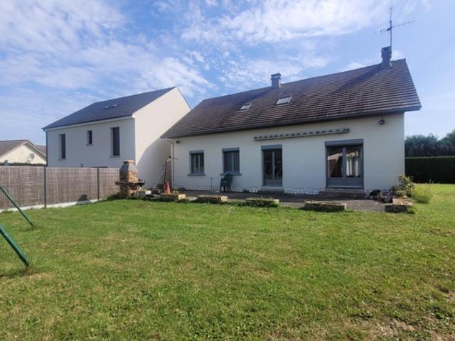 Maison familiale de plus de 160 m² avec sous sol total et dépendance de 90 m² – À deux pas des écoles et de la gare