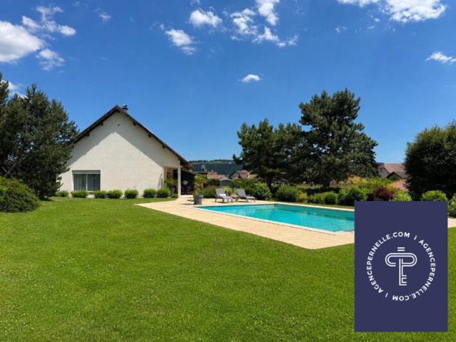 Maison familiale de qualité avec piscine – Charquemont