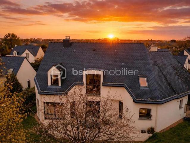 Maison familiale de standing de 190 m² sur 774 m² de terrain – Cadre verdoyant et lumineux NON MITOYENNE