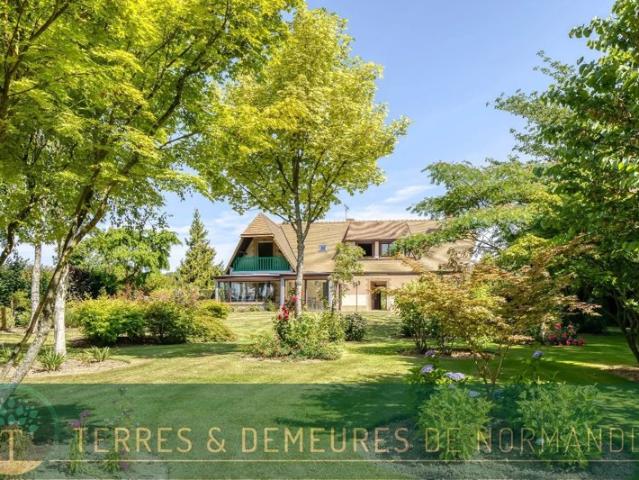 Maison familiale de style normand – 218 m², parc arboré, verger et pâture – Proche de Rouen