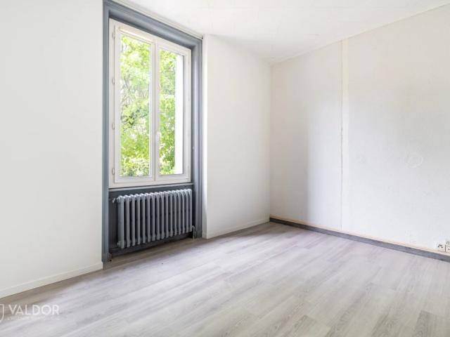 Maison familiale de 140 m² avec jardin arboré au cœur d'Anse