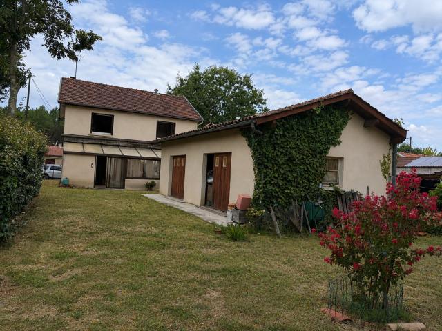 Maison familiale de 145 m2 4 chambres, véranda et double garage, proche de toutes les commodité