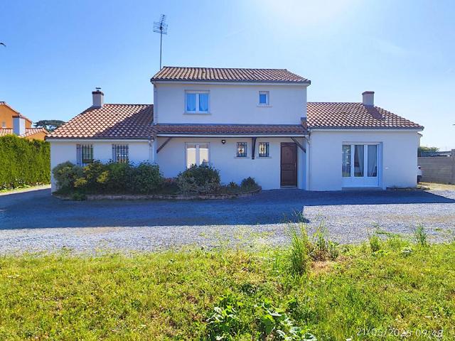 Maison familiale de 145 m² env. avec 4 chambres, garage et grand jardin
