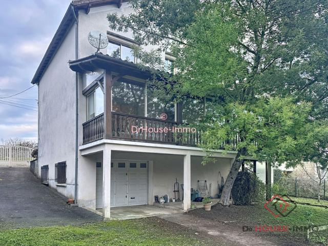 Maison familiale de 153 m² sur grand terrain arboré – Neuvic 24 dépendances, parc, source, bois.