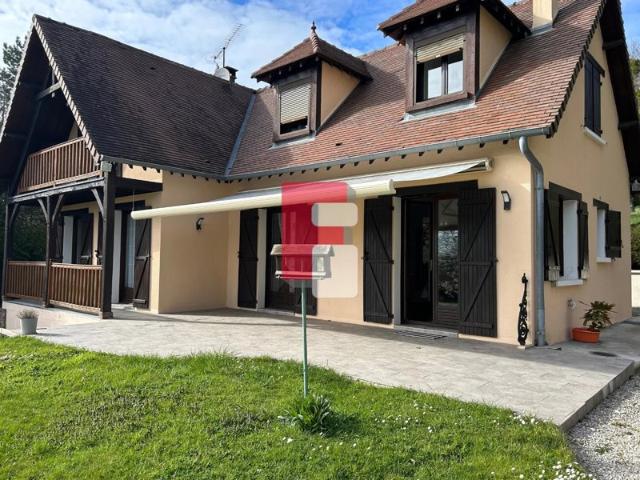 Maison familiale de 150 m2 au sol sur sous sol complet sur 3