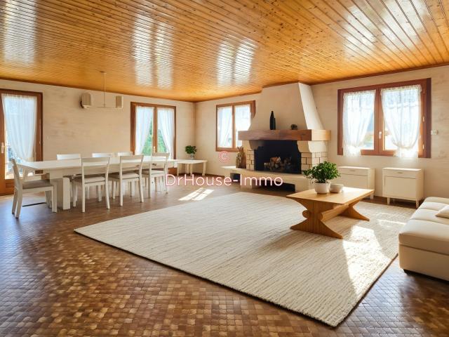 Maison familiale de 152 m² avec dépendance bâtie de 132 m² 1510 M² terrain