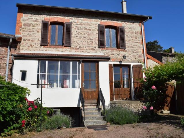 MAISON FAMILIALE DE 155 M² DANS UN VILLAGE PLEIN DE CHARME