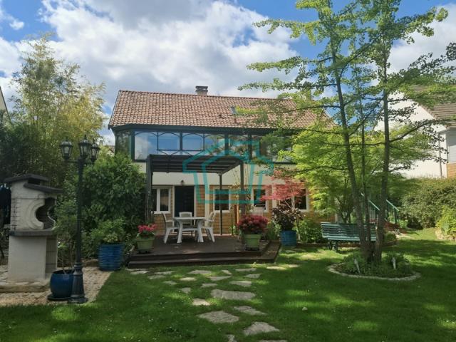 Maison familiale de 159 m2, proche gare et commerces