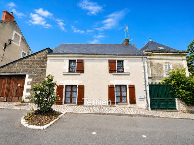Maison familiale de 168 m2 avec 4 chambres, véranda et ascenseur au cœur de Savennières
