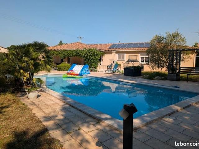 Maison familiale de 177 m², 7 pièces avec piscine et garage
