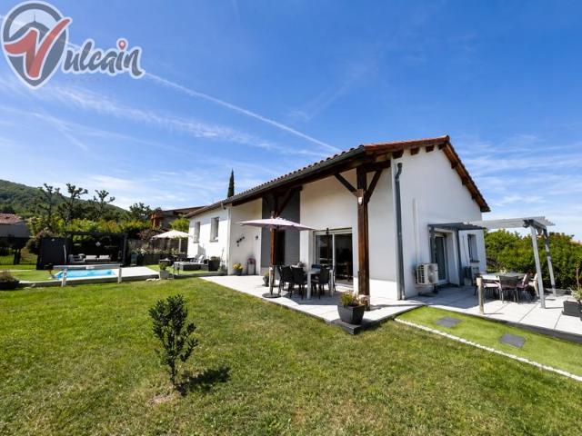 Maison familiale de 174 m2 habitables à Pérignat lès Sarlièv