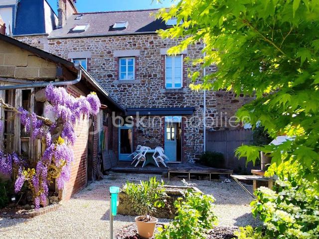 Maison Familiale de 181 m2 en centre ville de Fougères