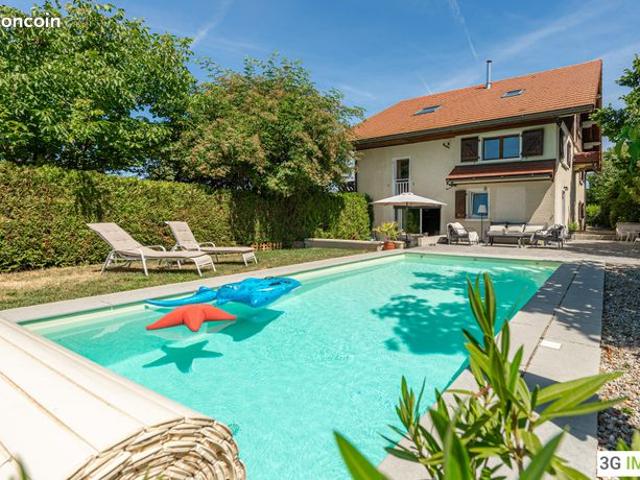 Maison familiale de 11 pièces – 282 m² – Piscine – 6 chambres VILLAZ