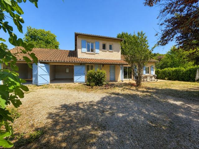 Maison familiale de 120 m2 Proche commodités à Chessy les Mines