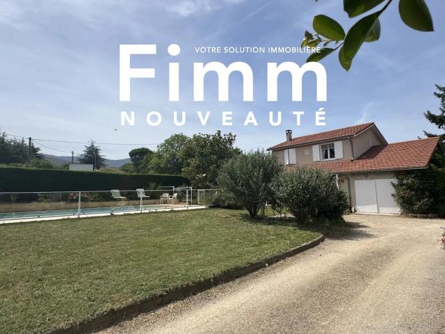 Maison familiale de 130 m² avec piscine à Pélussin