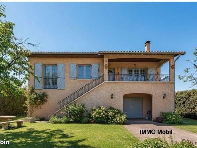 Maison familiale de 134 m² avec potentiel – cadre privilégié à Meyzieu secteur Grand Large Séjour, salle à manger + 4 chambres