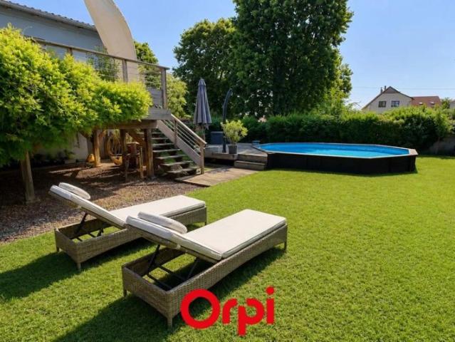 Maison familiale de 138 m² à Geispolsheim Village – Jardin, piscine et studio indépendant