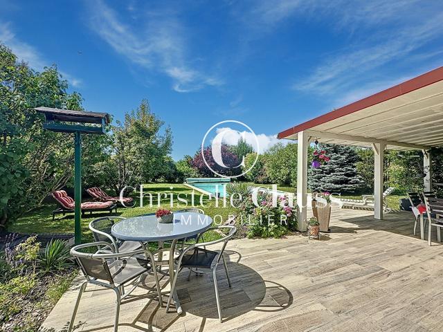 Maison familiale de 240 m2 avec piscine sur terrain arboré de 850 m2 à Salenthal