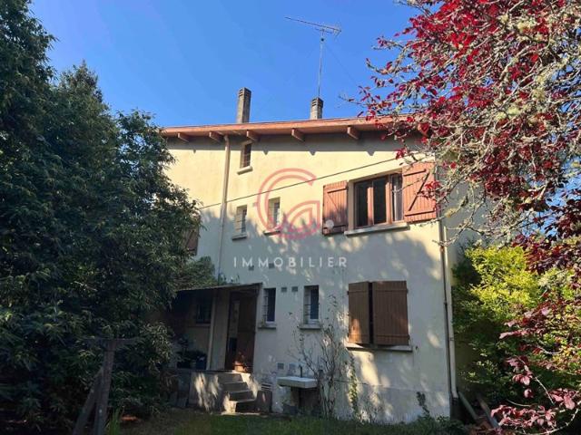 Maison Familiale de 255m2 sur 5000m2 de Terrain