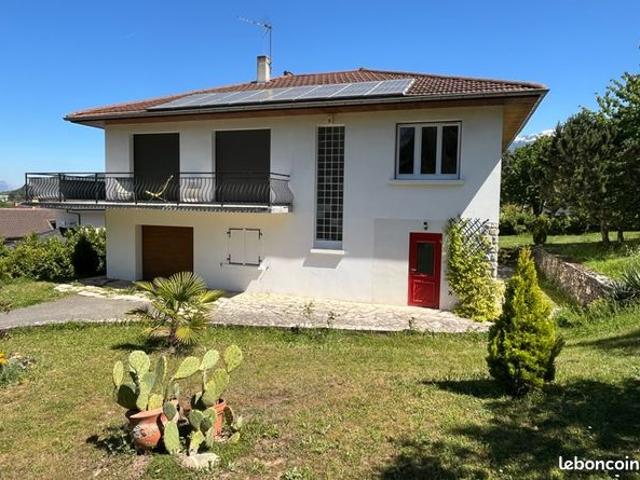 Maison familiale de 200 m² avec vue panoramique–Bresson