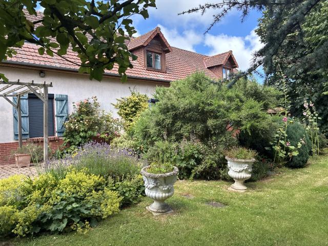 MAISON FAMILIALE DE 205 M2 SECTEUR HAUTOT SUR MER