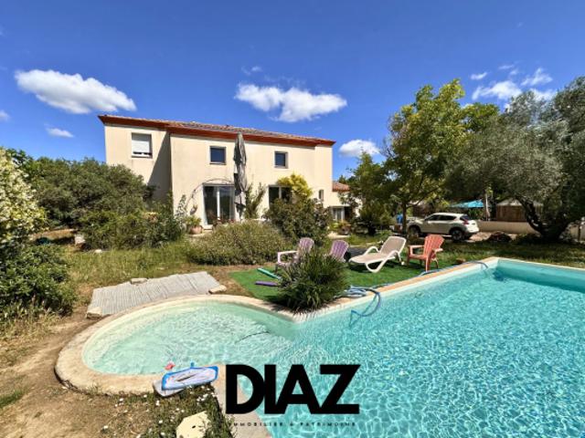 MAISON FAMILIALE DE 213 m2 PISCINE PANNEAUX SOLAIRES N