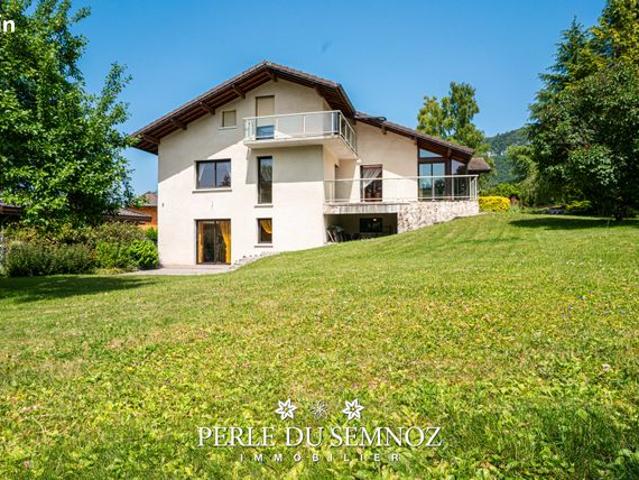 Maison familiale de 210 m2 Terrain de 1 440 m2 à Vieugy