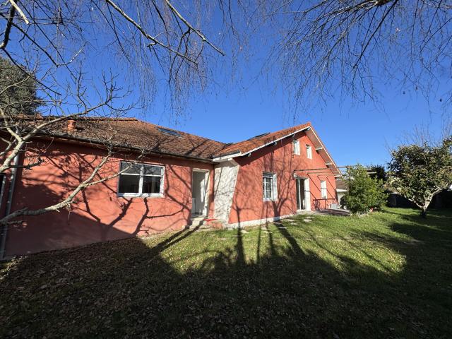 Maison au coeur de Pau, quartier calme et apprécié, à proximité immédiate des commodités