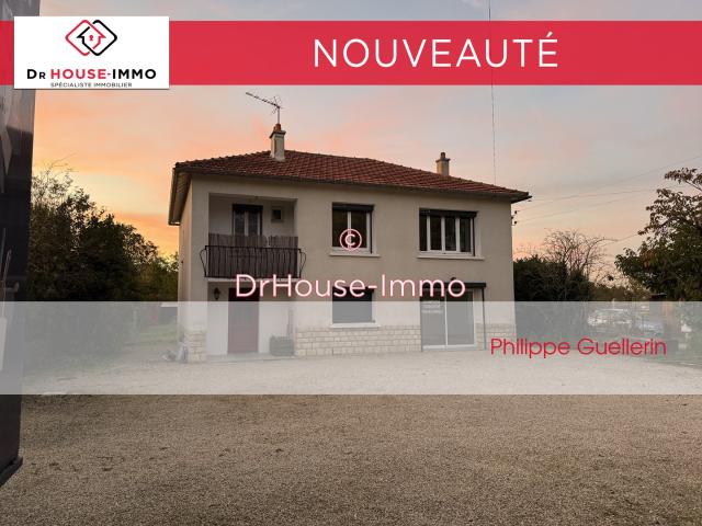 maison familiale de 5 pièces avec grand jardin paysager à Jaunay Clan